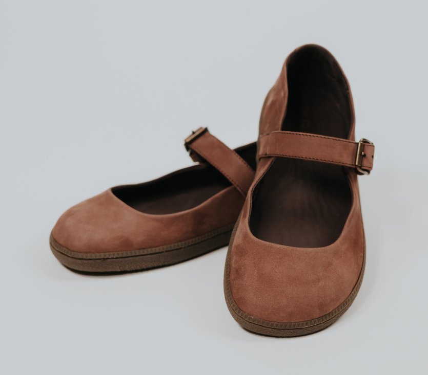 BREJD Juni Ballerina in Cognac-Wildleder.